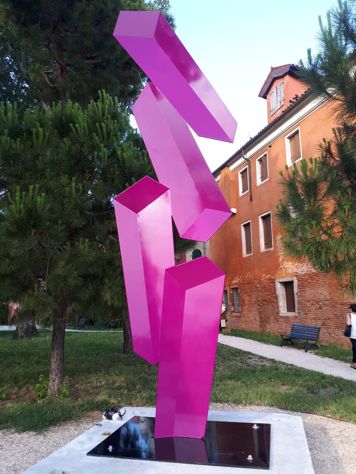 Vertical Dislocado - FM2- Opalescent Magenta